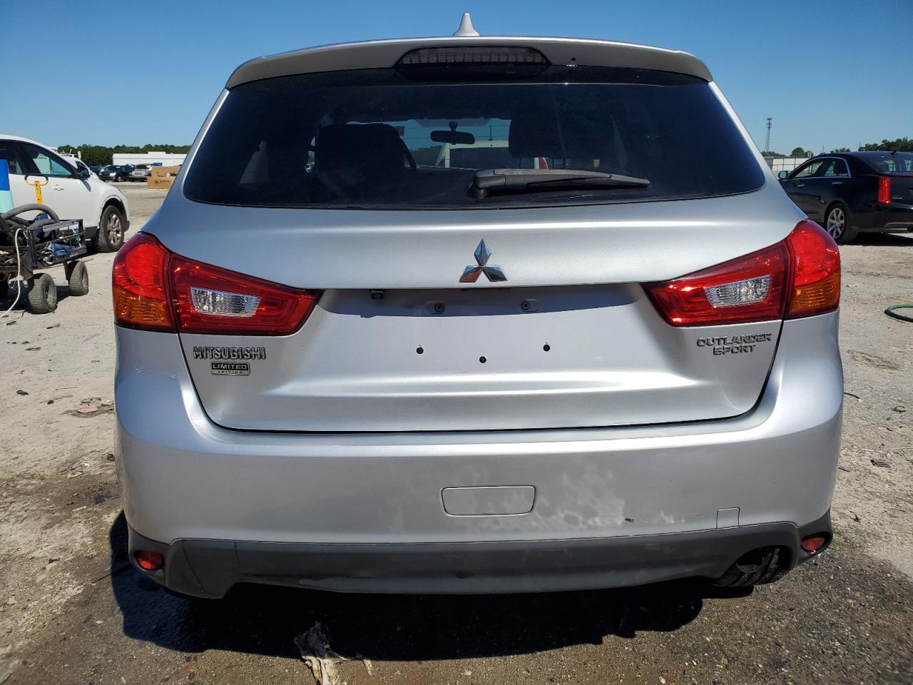 MITSUBISHI OUTLANDER ES