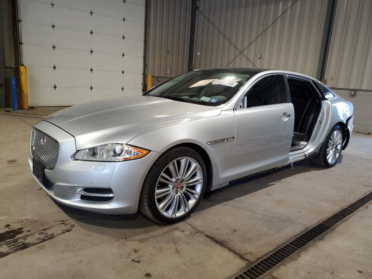 JAGUAR XJ PORTFOLIO