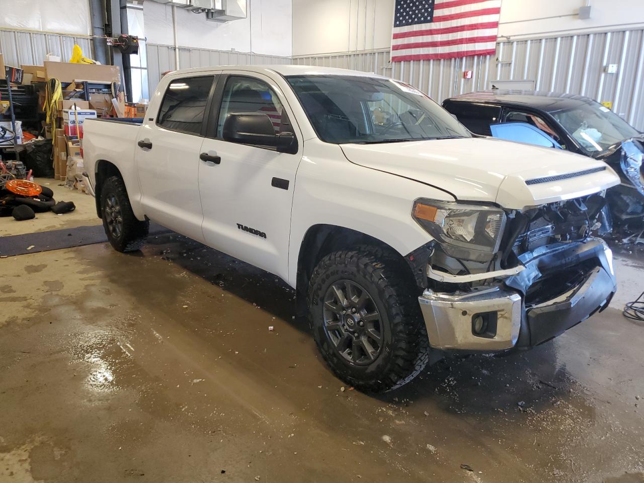 TOYOTA TUNDRA CREWMAX SR5