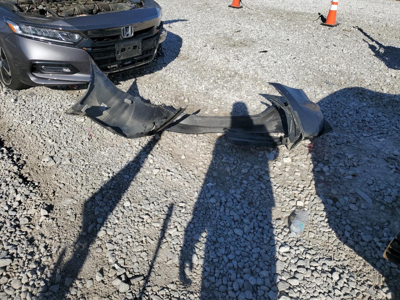 Lot #3303574933 2019 TOYOTA COROLLA L