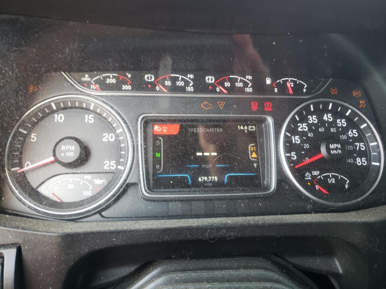 Lot #3310417964 2018 INTERNATIONAL LT625