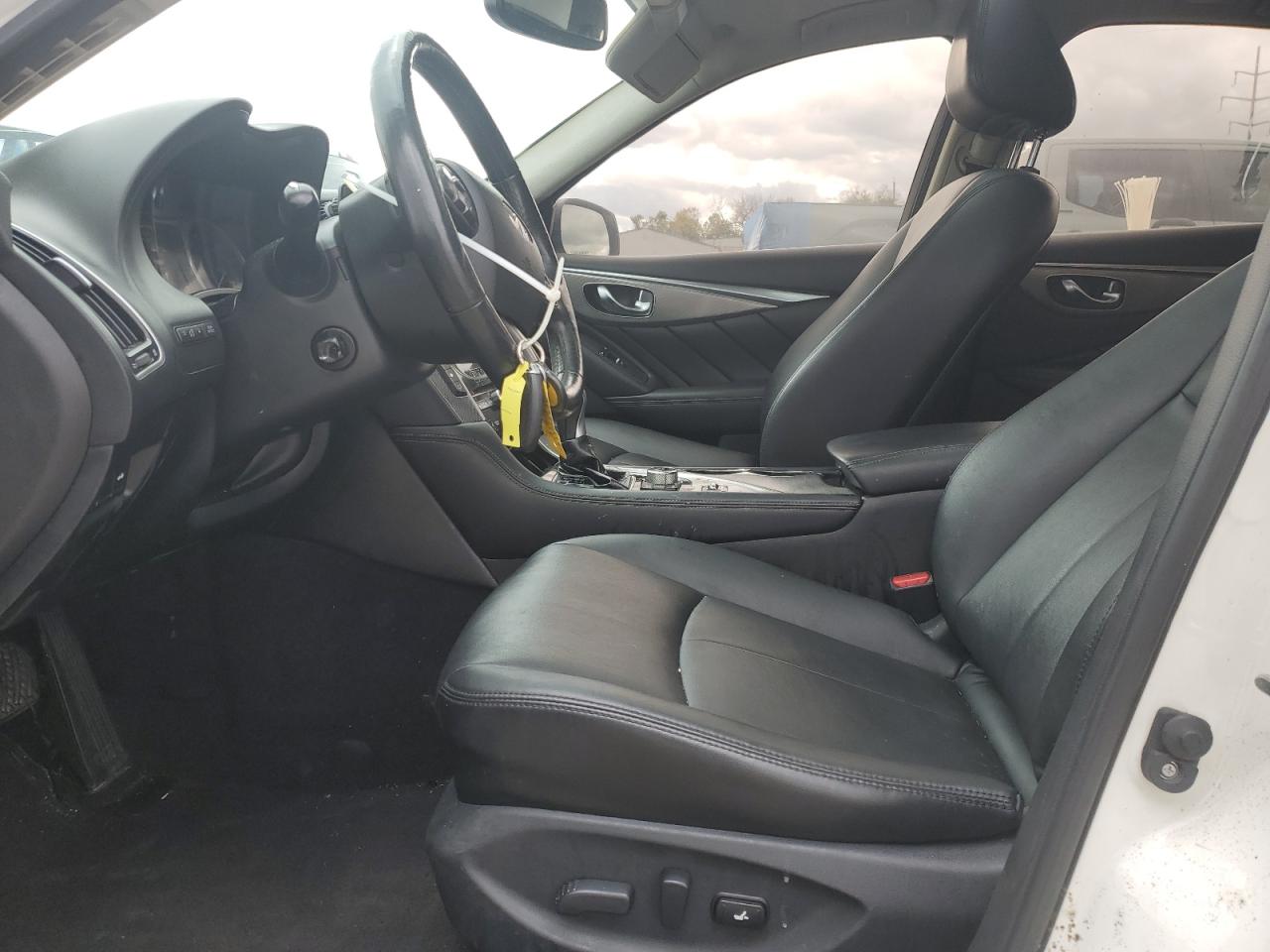 INFINITI Q50 PREMIUM