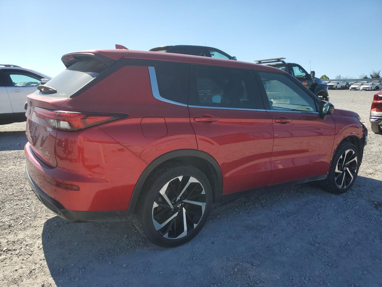 MITSUBISHI OUTLANDER SE