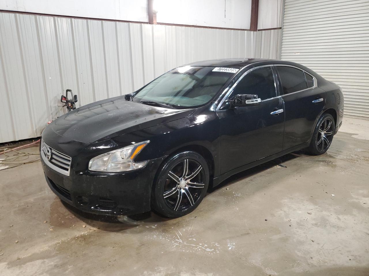 NISSAN MAXIMA S