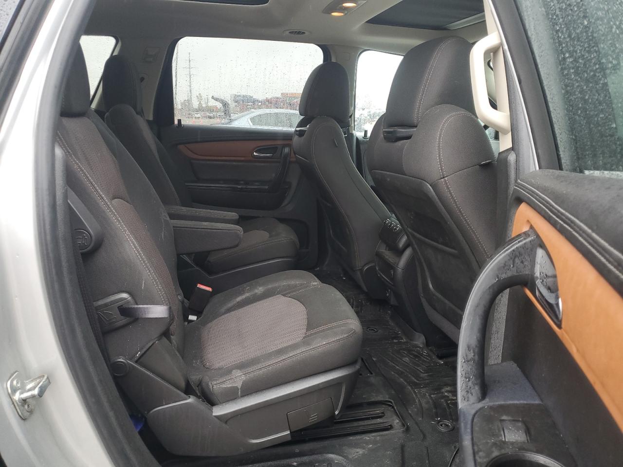 CHEVROLET TRAVERSE LT