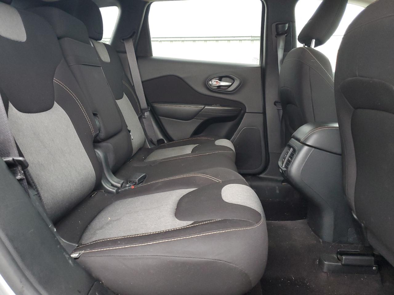 JEEP GRAND CHEROKEE SPORT