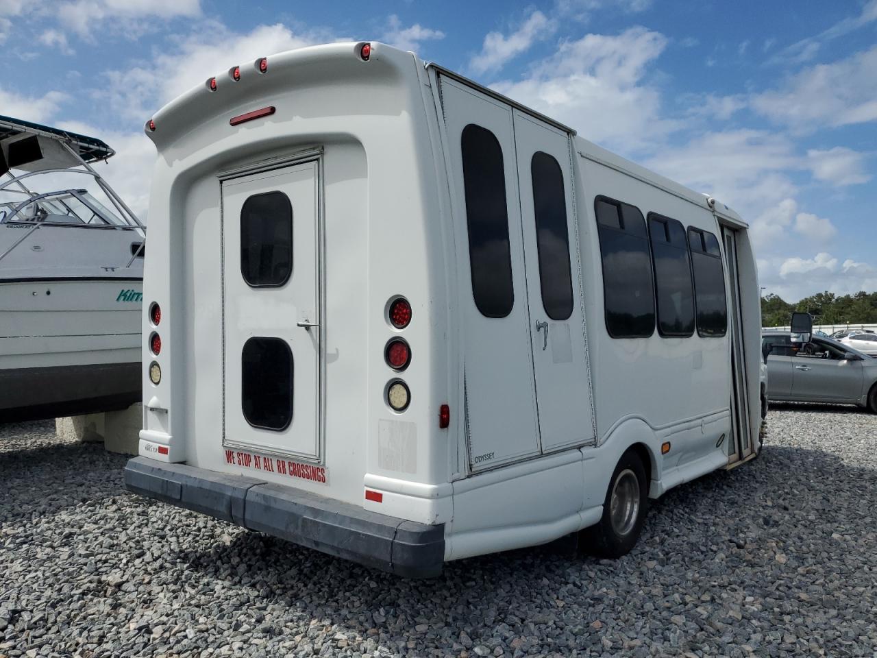 FORD ECONOLINE E450 SUPER DUTY CUTAWAY VAN