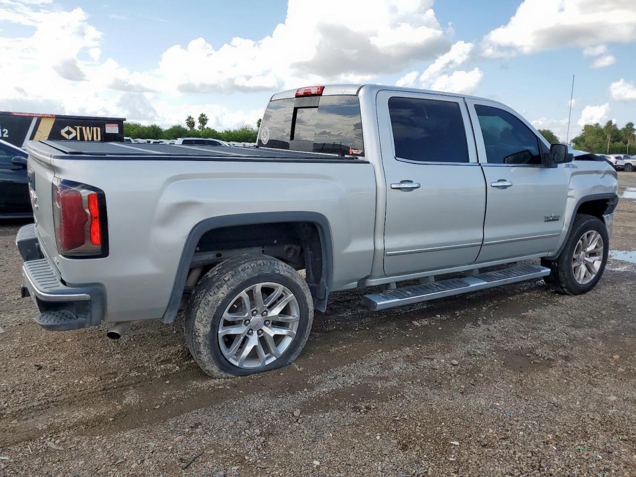 GMC SIERRA K1500 SLT