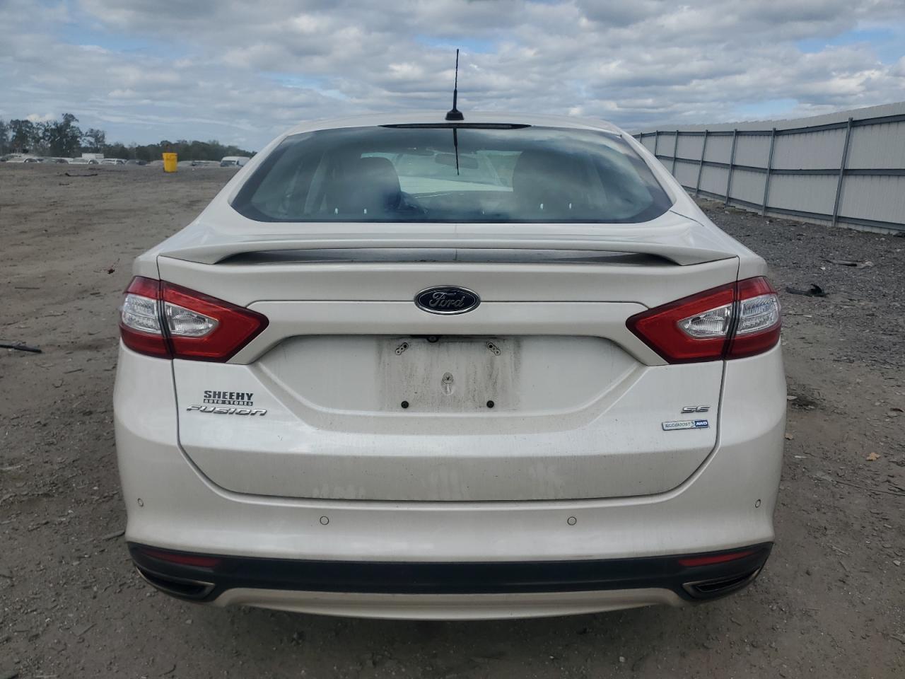 FORD FUSION SE