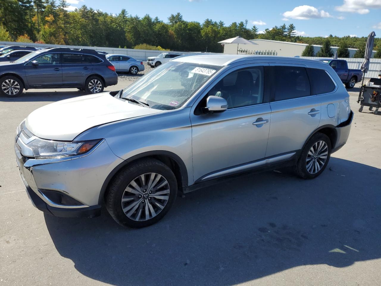 MITSUBISHI OUTLANDER SE