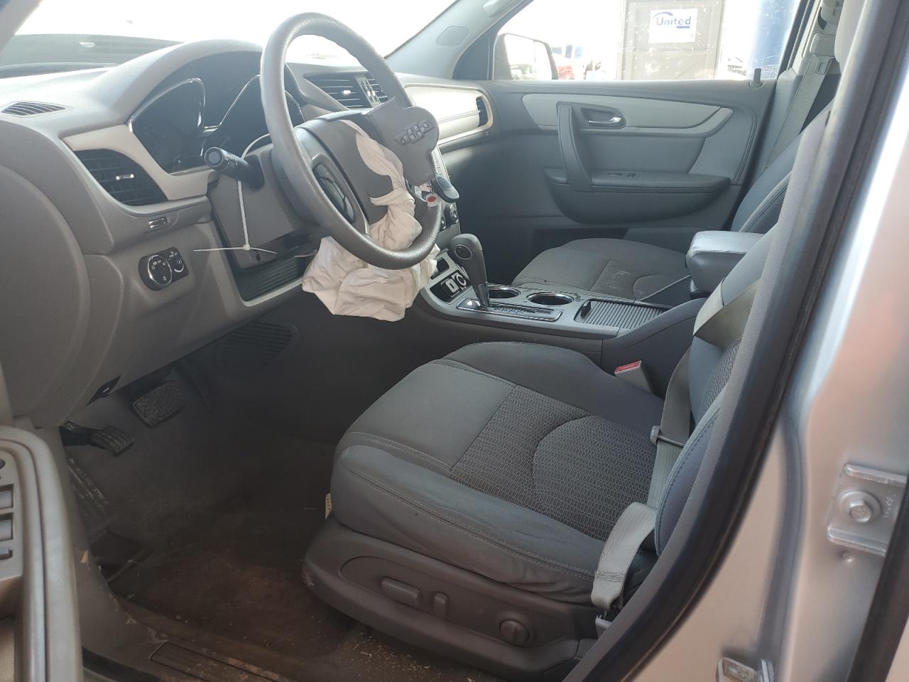 CHEVROLET TRAVERSE LS