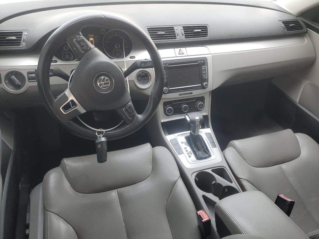 VOLKSWAGEN PASSAT KOMFORT