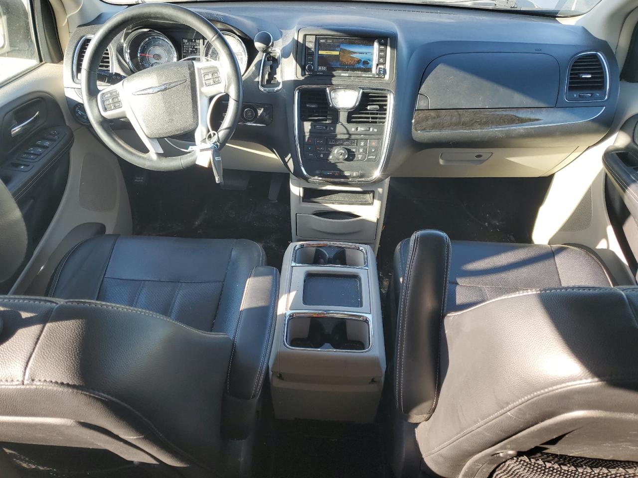 CHRYSLER TOWN & COUNTRY TOURING L