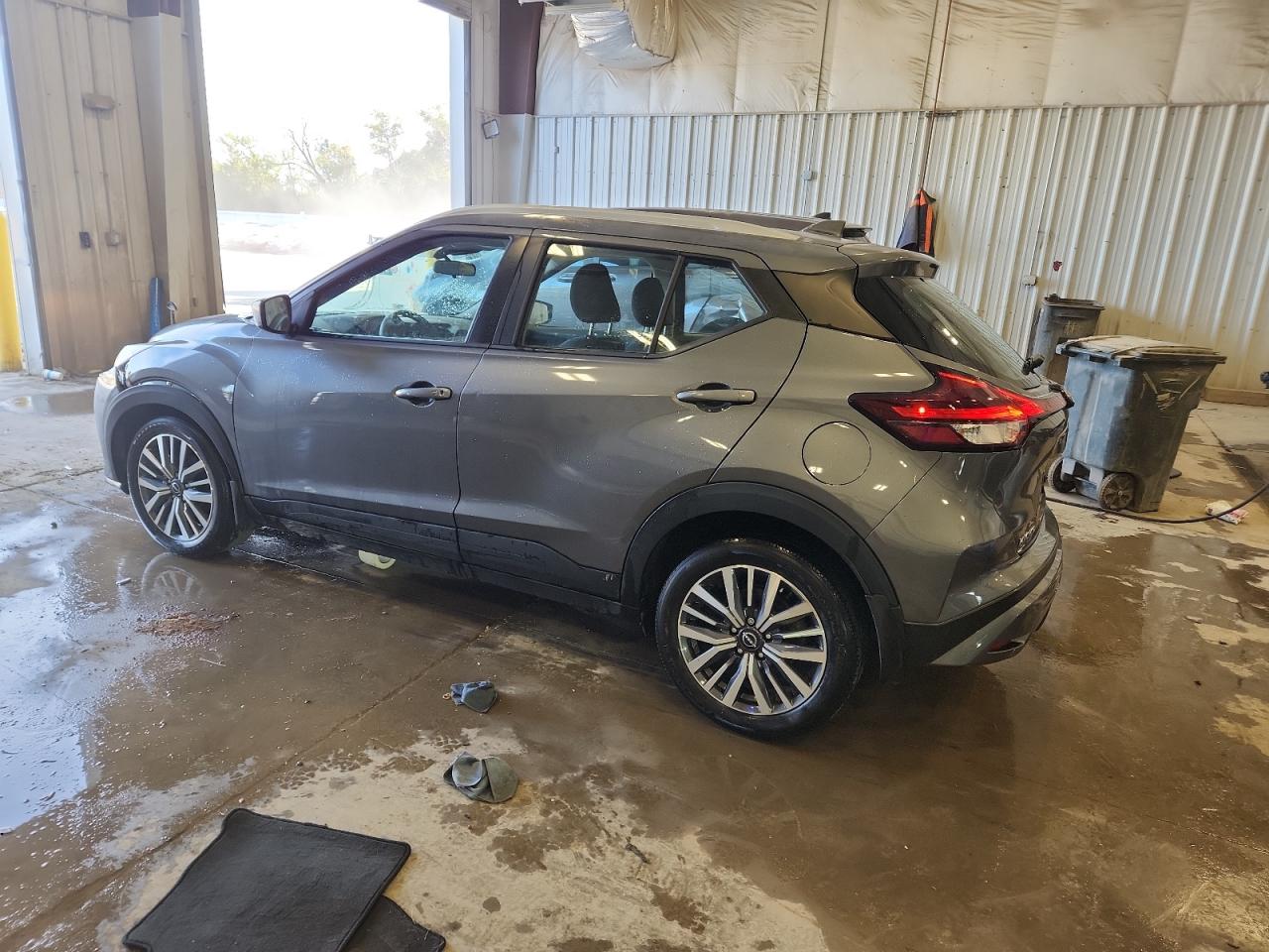 NISSAN KICKS SV