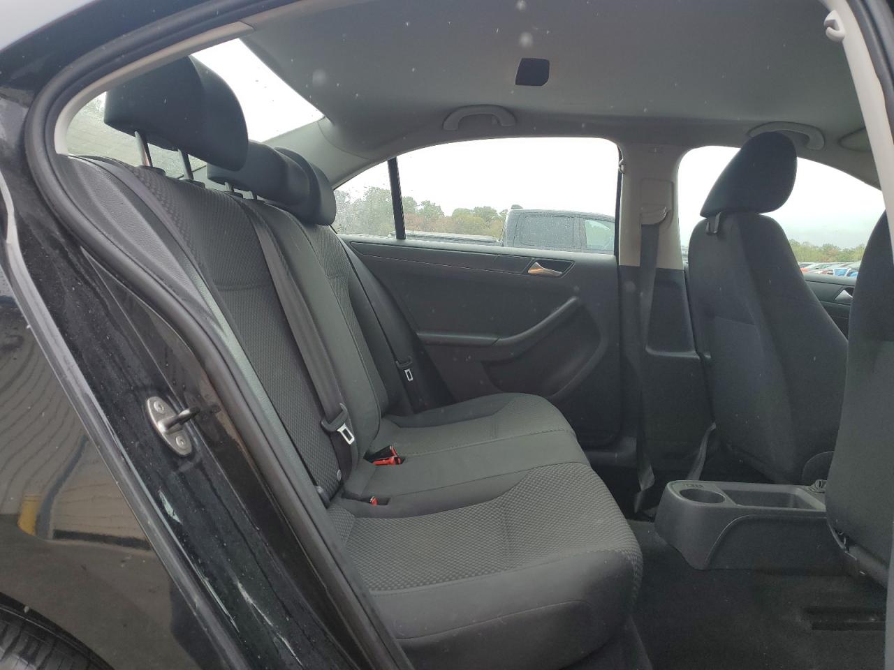 VOLKSWAGEN JETTA BASE