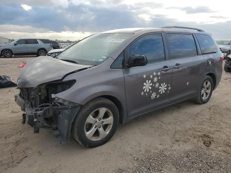 TOYOTA SIENNA LE