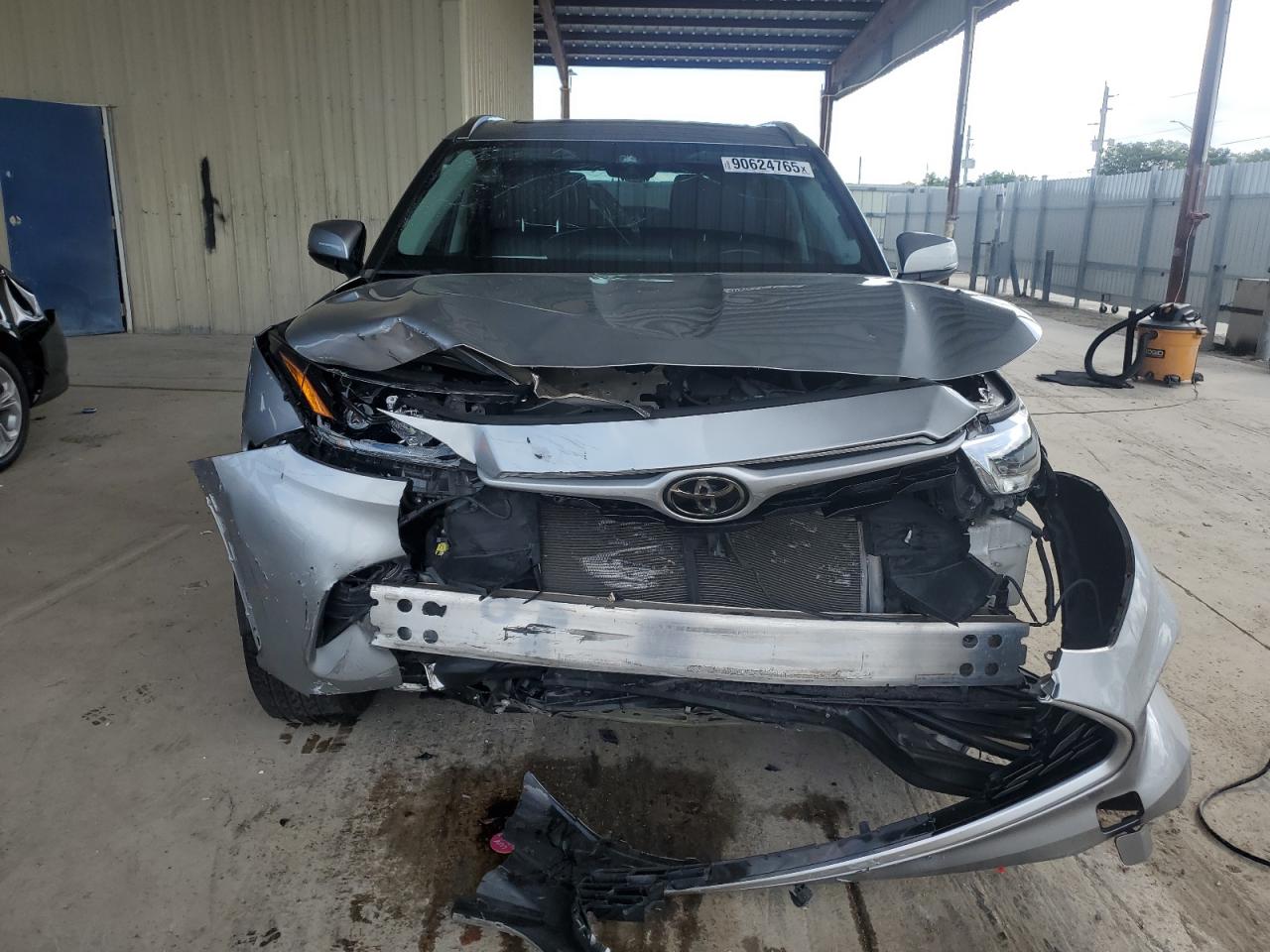 TOYOTA HIGHLANDER XLE