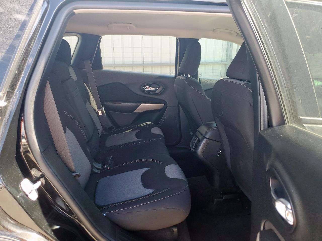 JEEP GRAND CHEROKEE LATITUDE