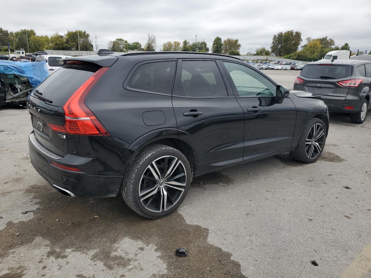 VOLVO XC60 T5 R-DESIGN