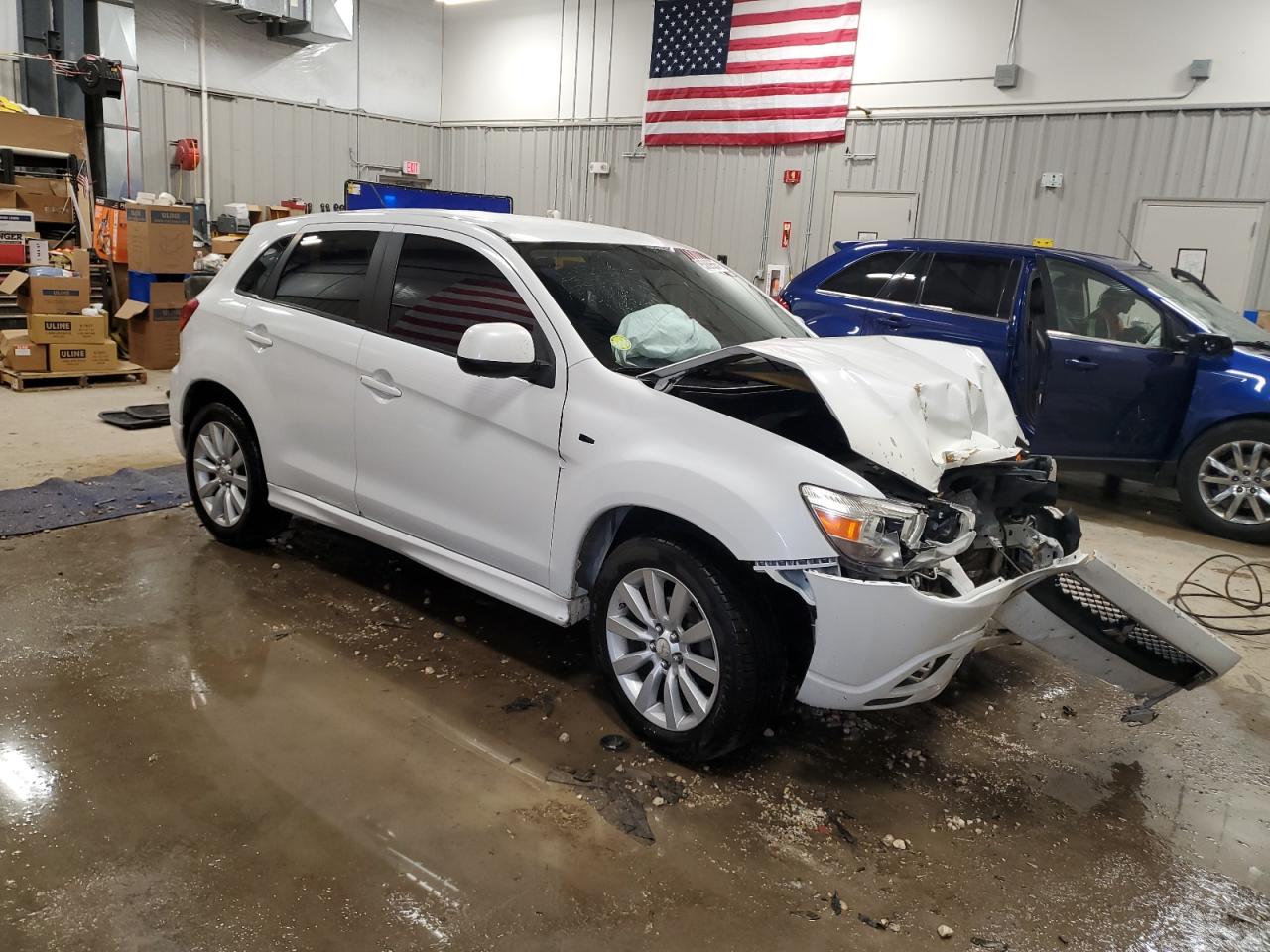 MITSUBISHI OUTLANDER SE