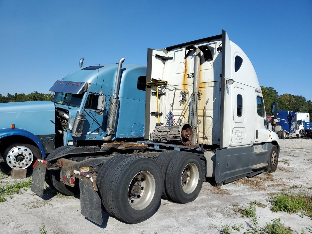 Lot #3277035186 2016 FREIGHTLINER CASCADIA 1