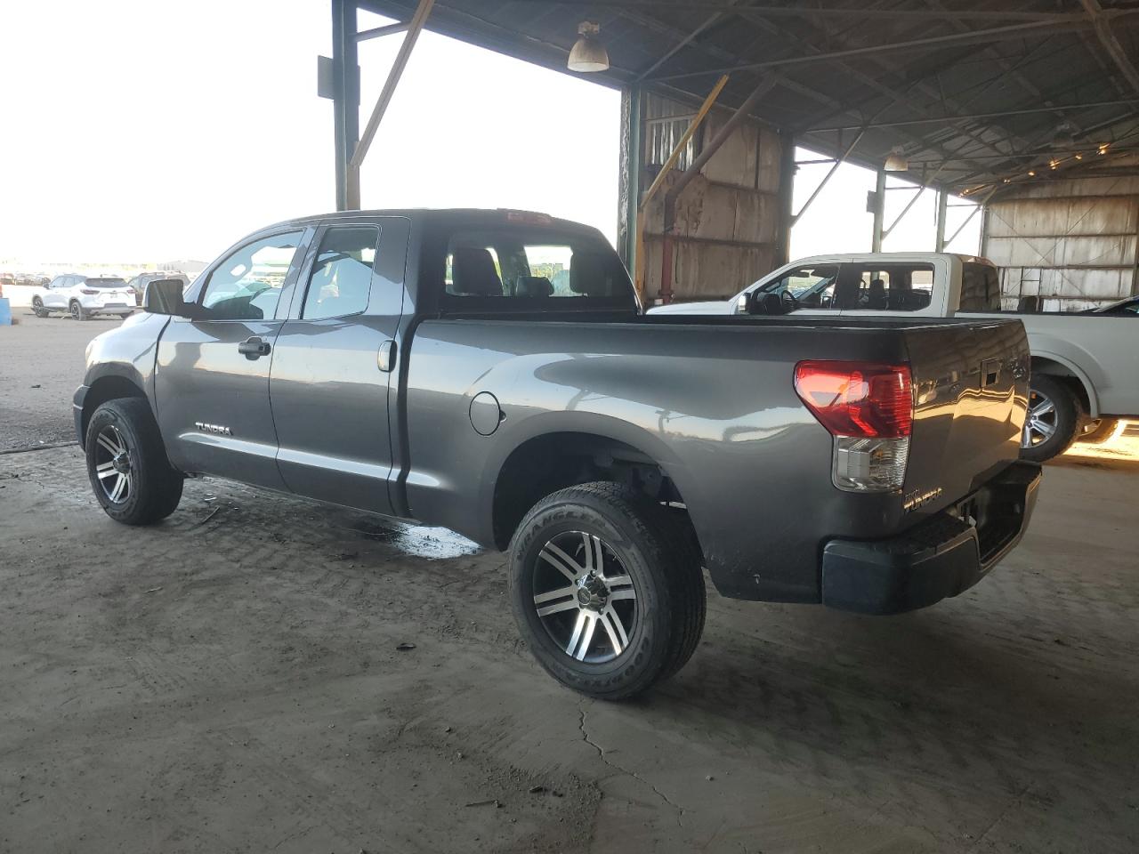 TOYOTA TUNDRA DOUBLE CAB SR5