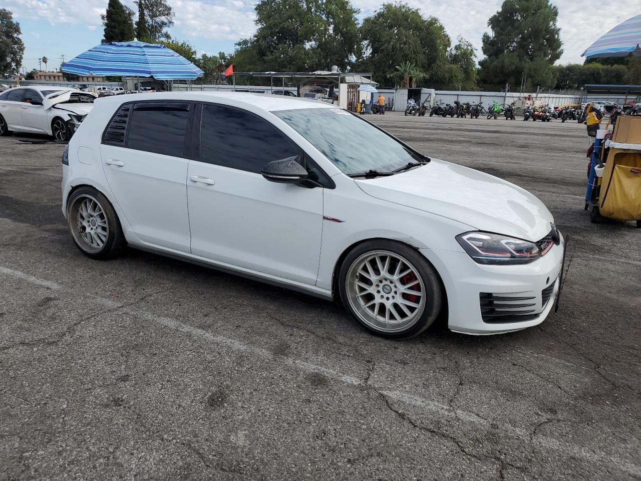 VOLKSWAGEN GOLF GTI S