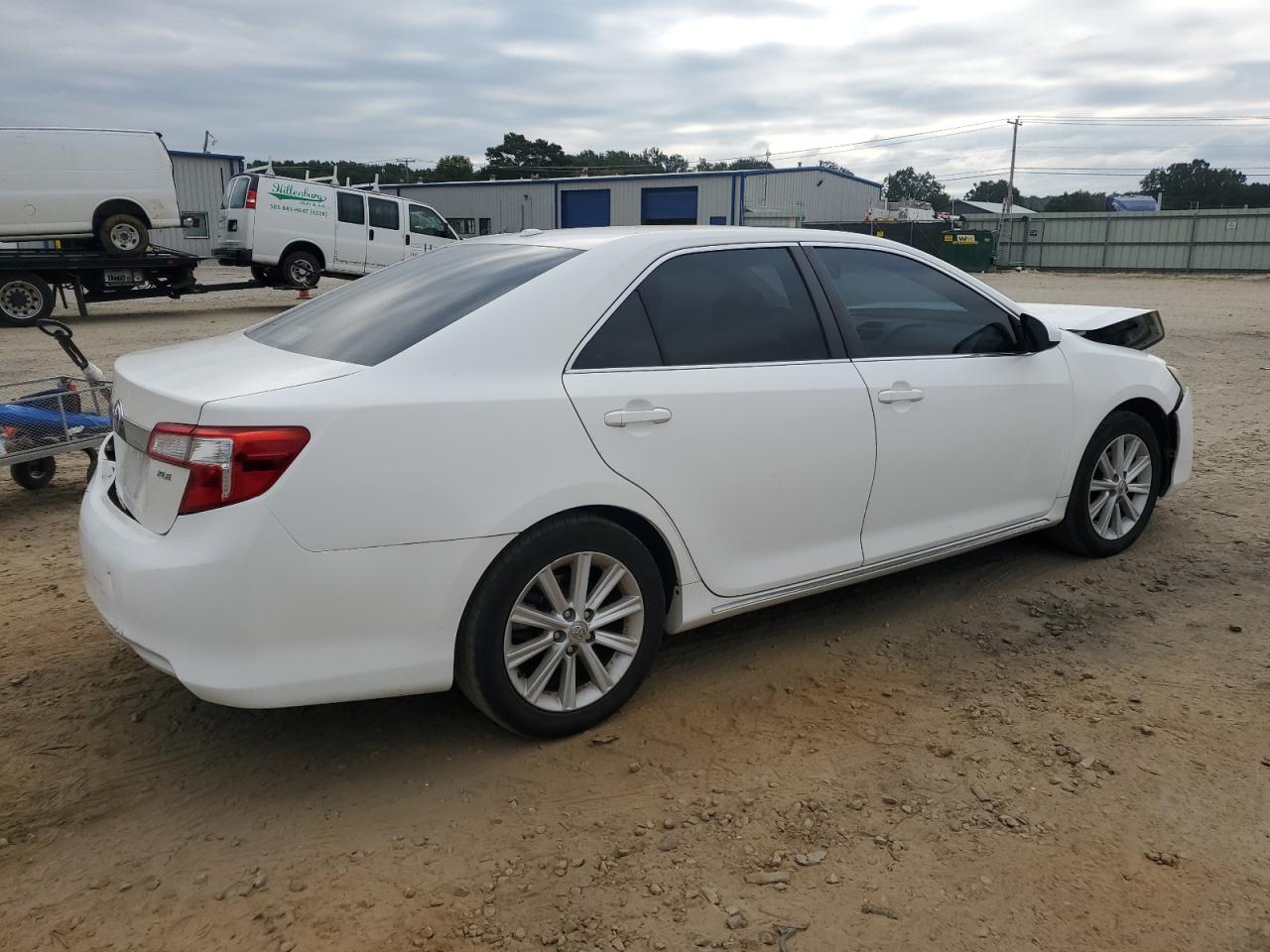 TOYOTA CAMRY BASE