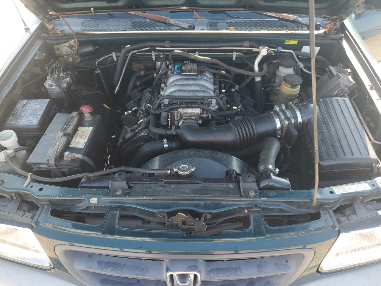 Lot #3302858909 2000 HONDA PASSPORT E