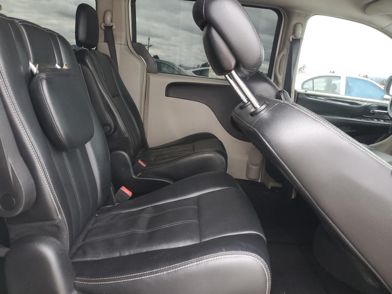 CHRYSLER TOWN & COUNTRY TOURING