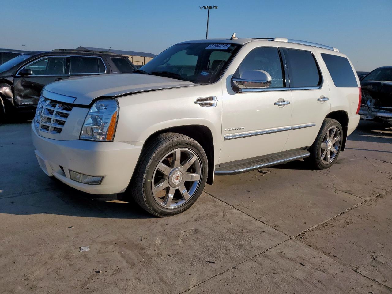 CADILLAC ESCALADE LUXURY