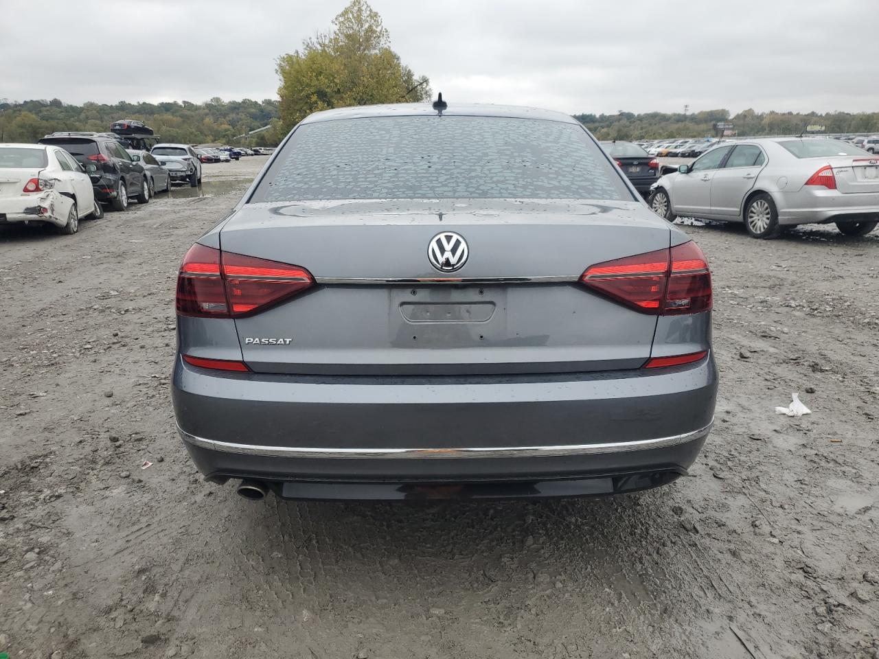 VOLKSWAGEN PASSAT R-LINE