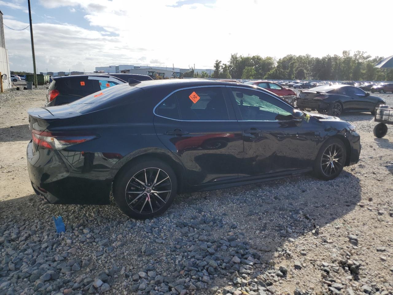 TOYOTA CAMRY SE NIGHT SHADE