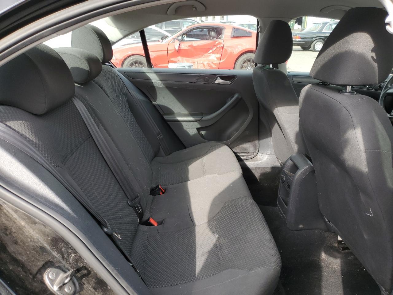 VOLKSWAGEN JETTA BASE