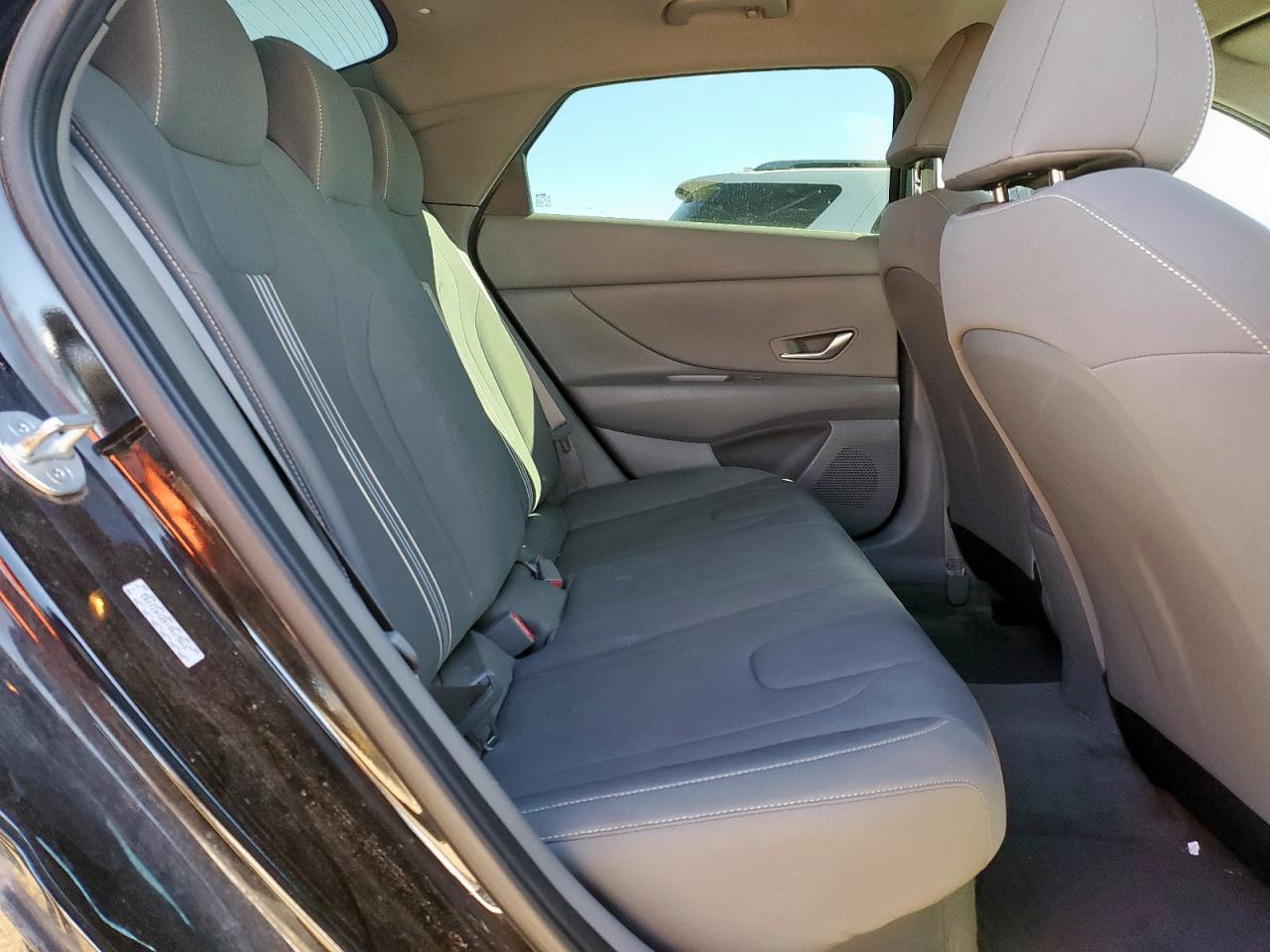 HYUNDAI ELANTRA BLUE