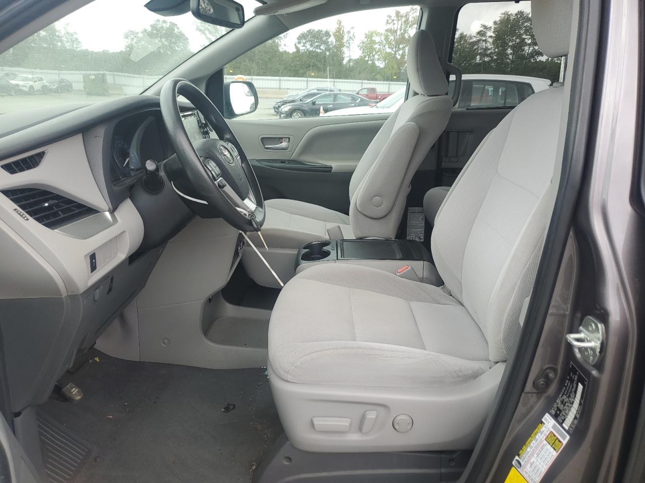 Lot #3286584144 2020 TOYOTA SIENNA LE