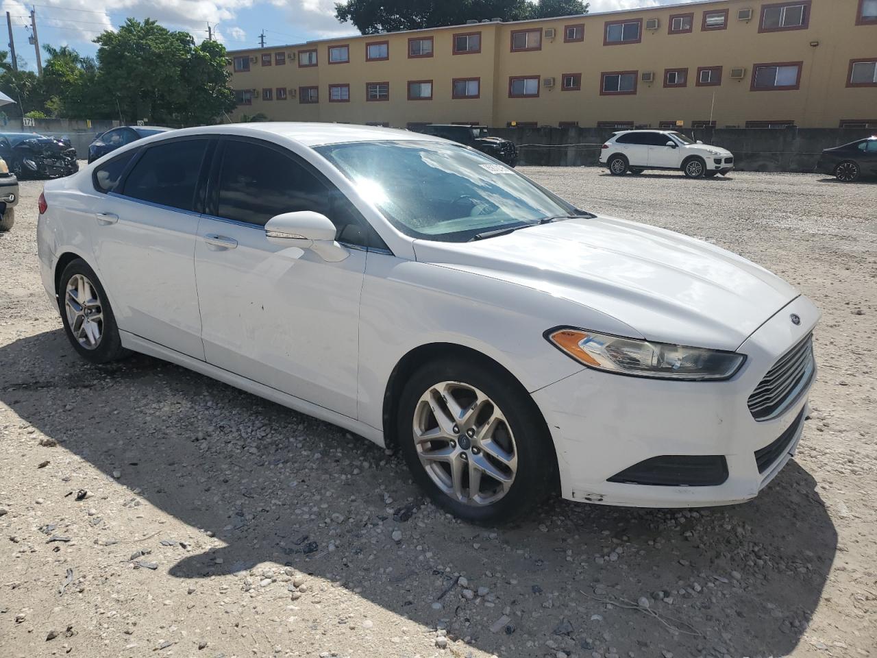 FORD FUSION SE