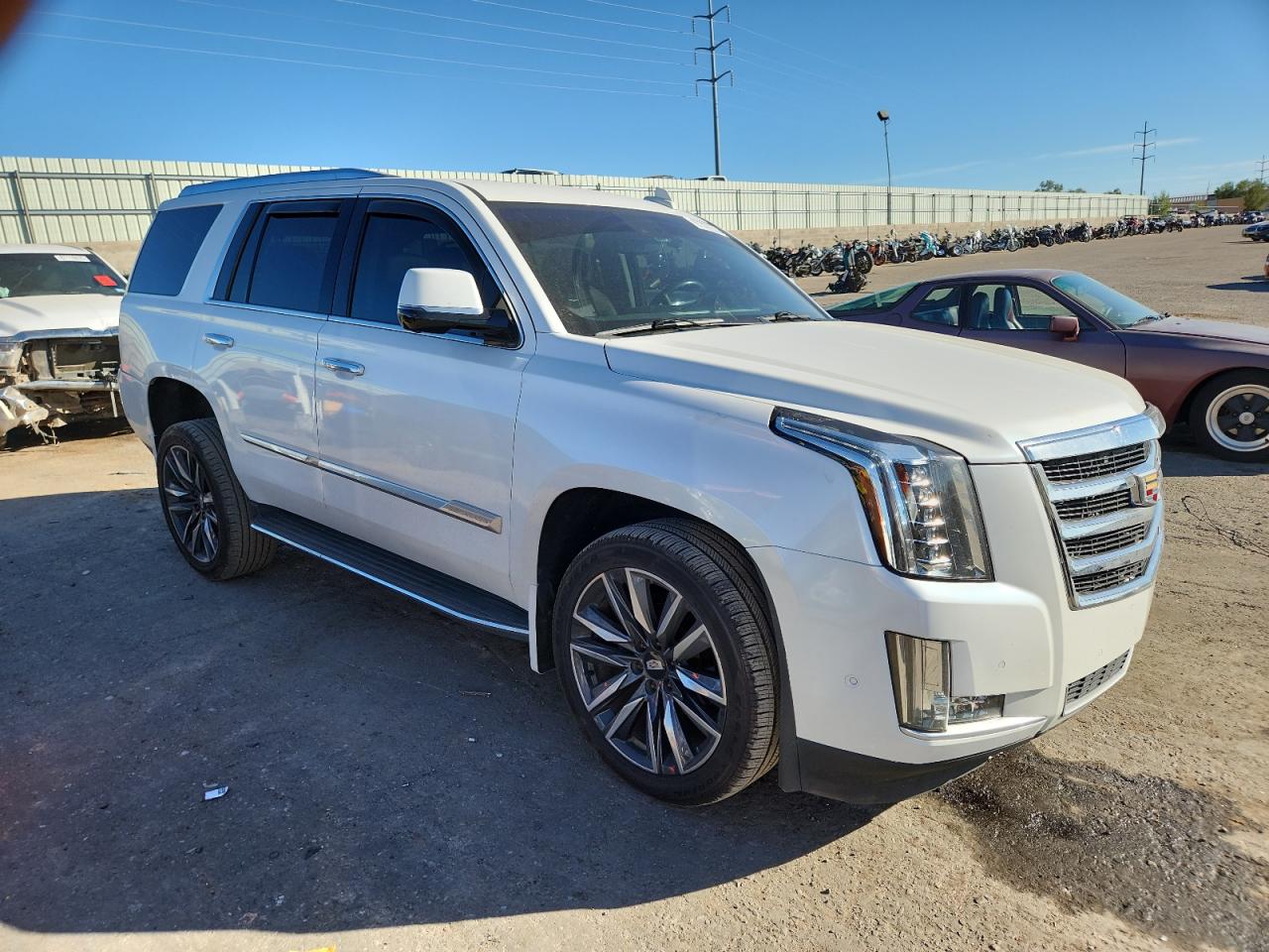 CADILLAC ESCALADE LUXURY