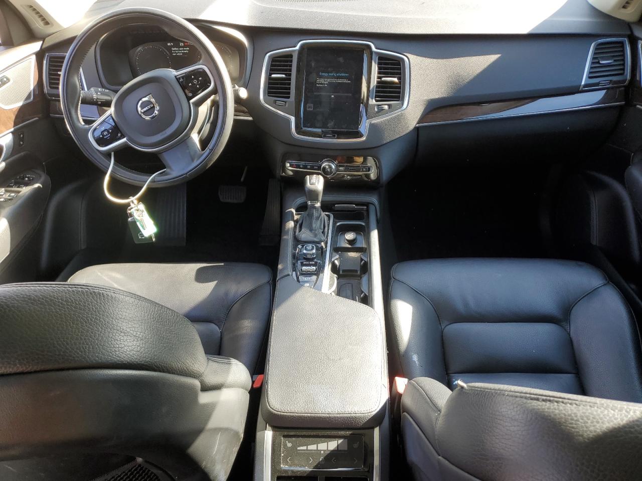 VOLVO XC90 T6 MOMENTUM