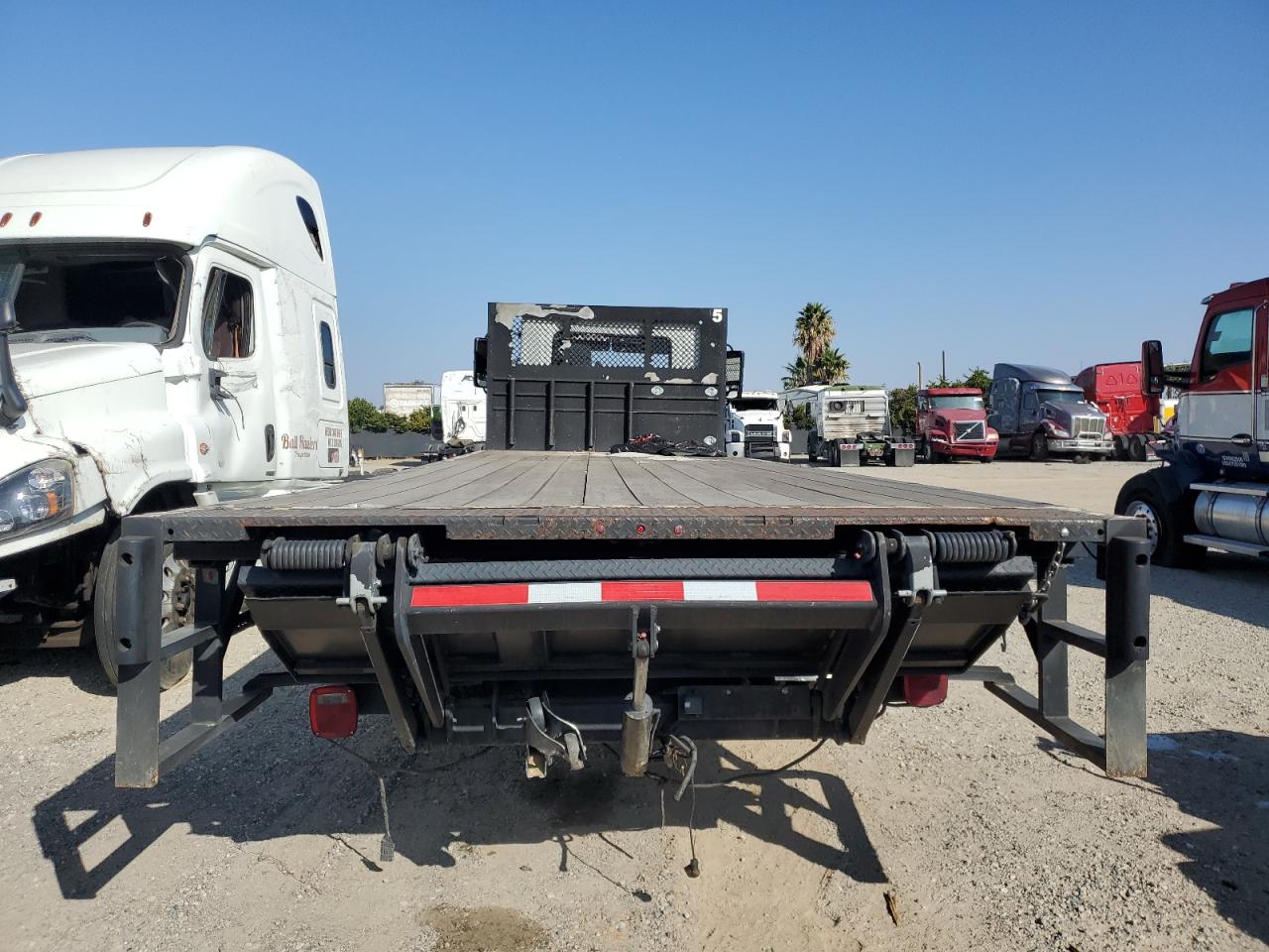 Lot #3316701513 2022 MACK MD