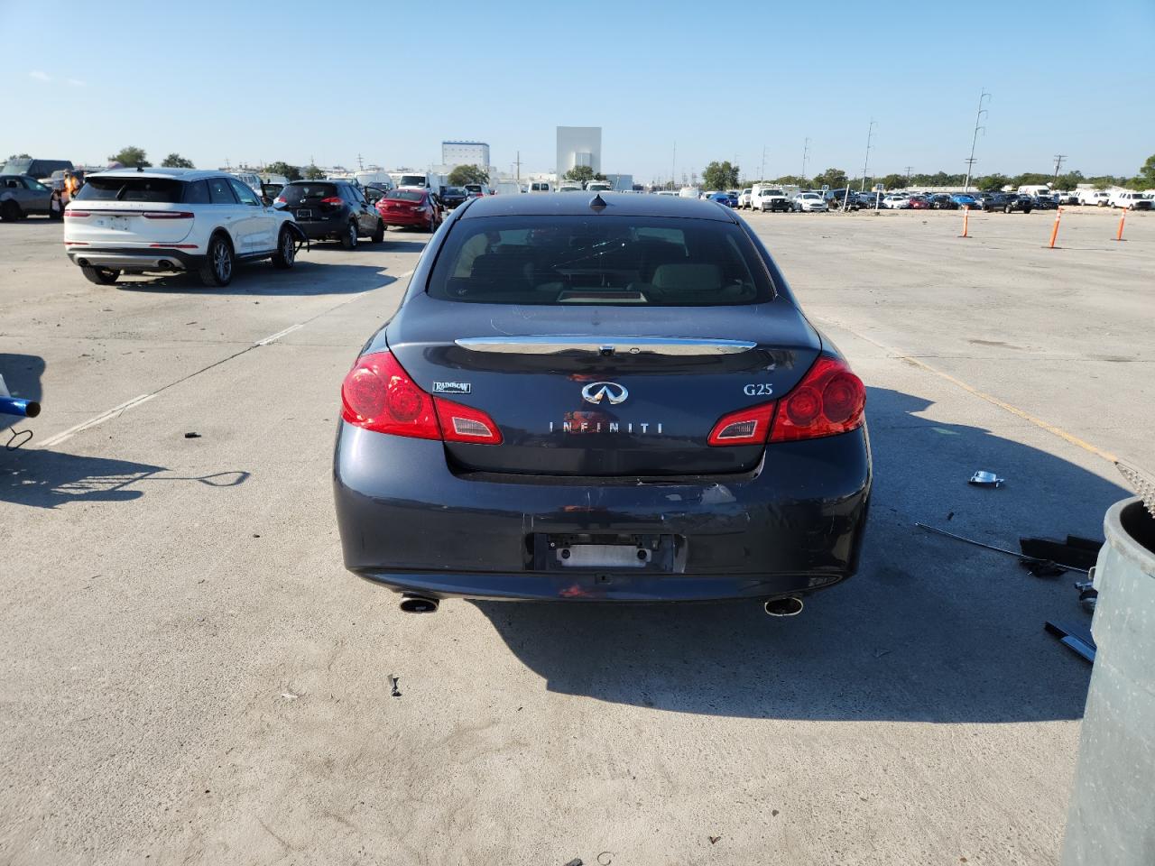 INFINITI G25 BASE