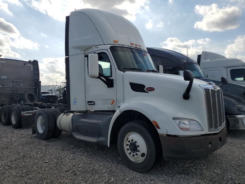 PETERBILT TRACTOR 579