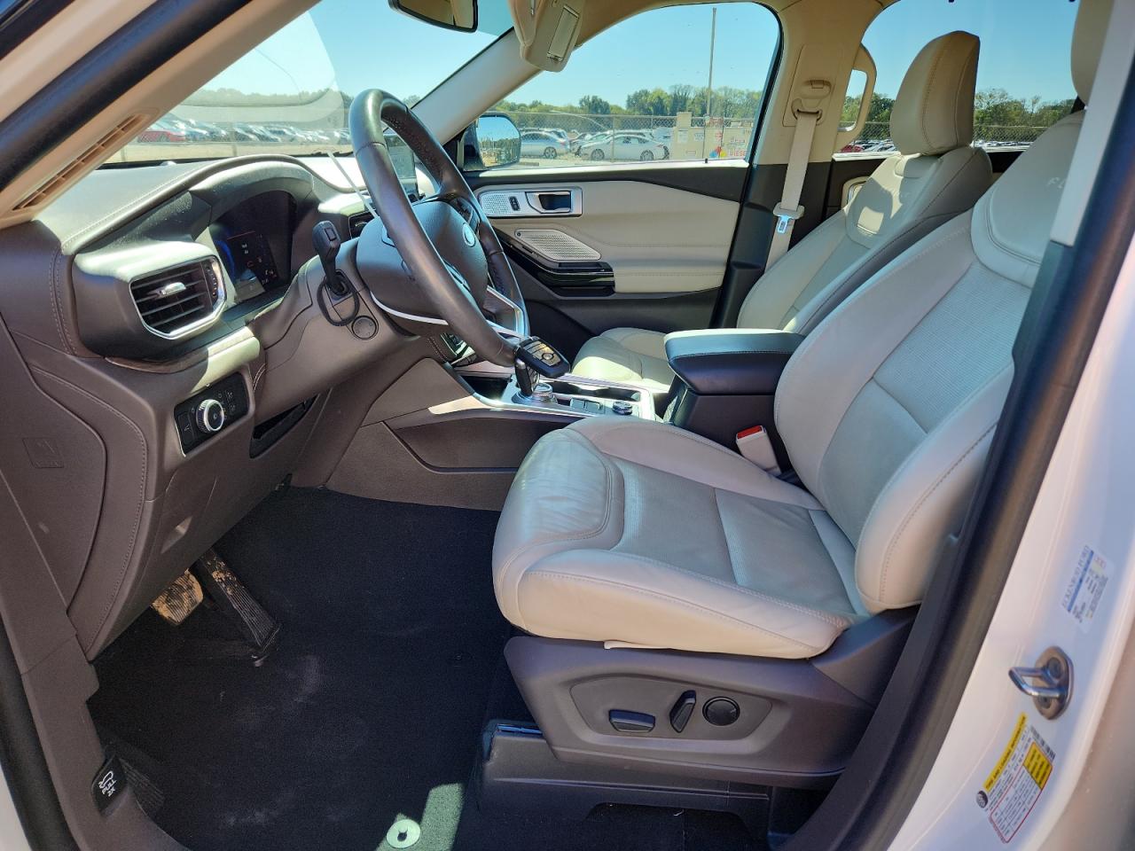 FORD EXPLORER PLATINUM