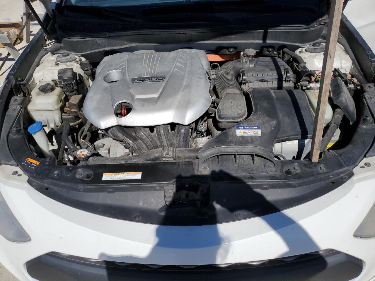 HYUNDAI SONATA HYBRID