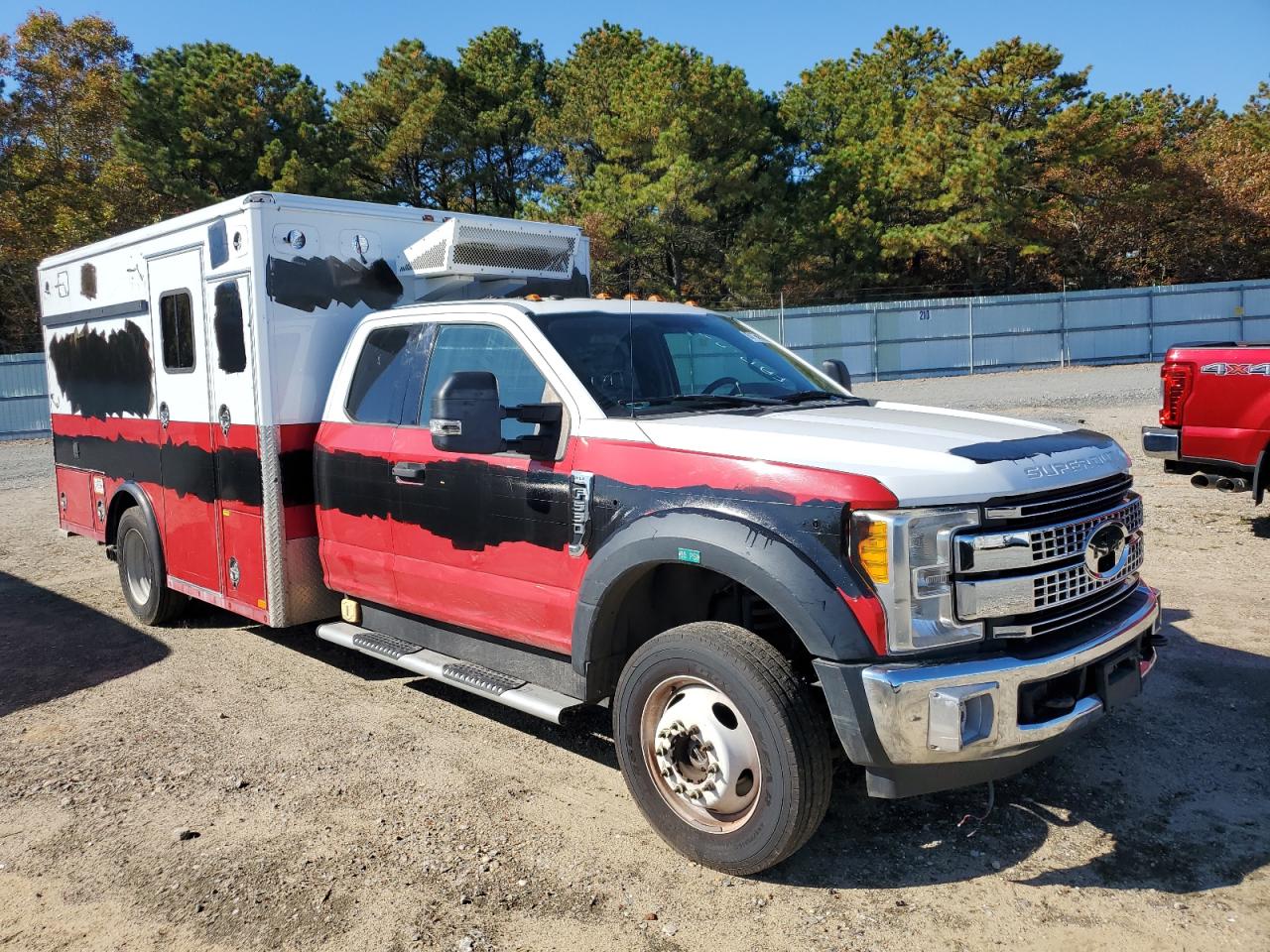 FORD F-550 SUPER DUTY