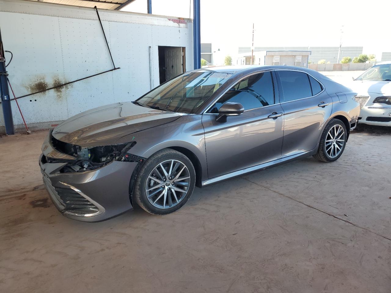TOYOTA CAMRY XLE