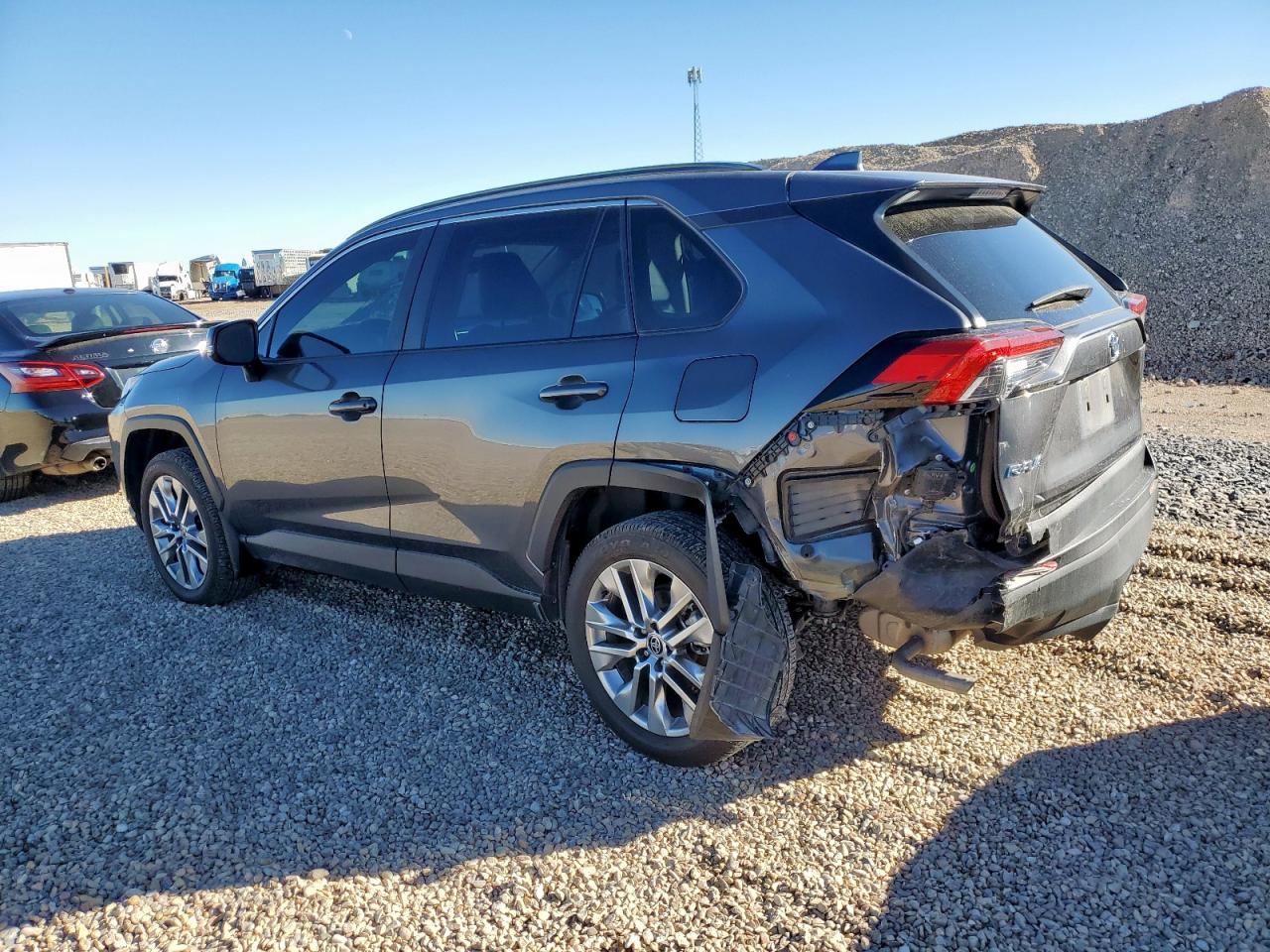 TOYOTA RAV4 XLE PREMIUM