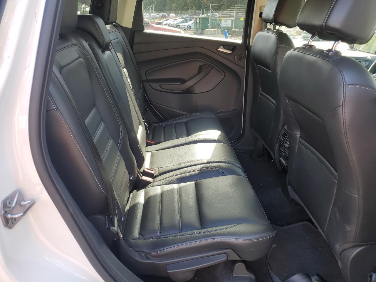 FORD ESCAPE TITANIUM