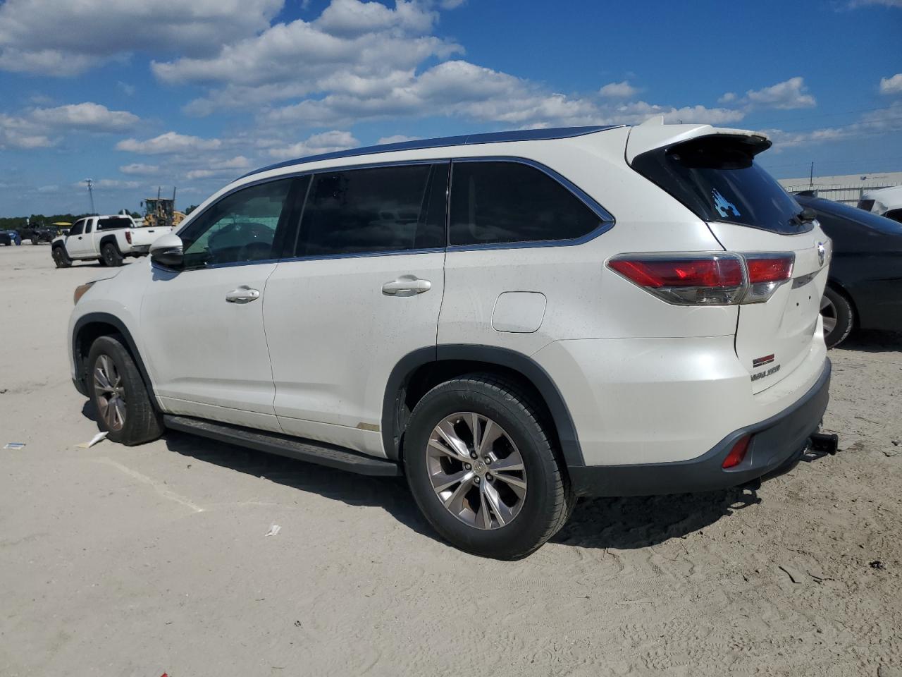 TOYOTA HIGHLANDER XLE