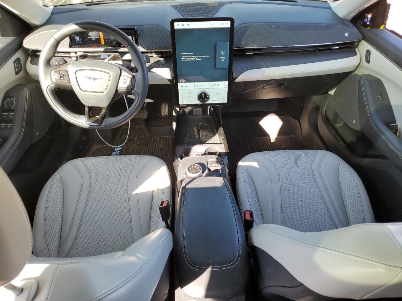 FORD MUSTANG PREMIUM